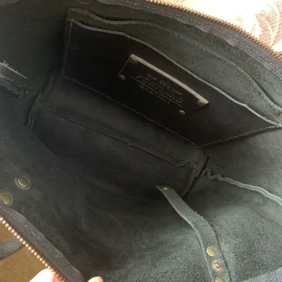 Chic Black Leather Tote Bag - Picture 6 of 10